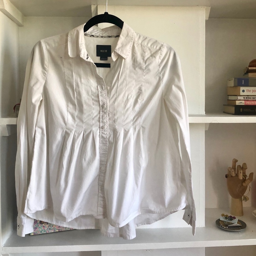 White babydoll blouse, perfect for business casual